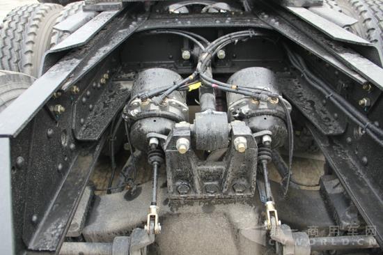 德龍X3000超強版牽引車,430馬力 (4).jpg