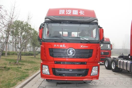 德龍X3000牽引車正臉.jpg 德龍X3000牽引車正臉.jpg