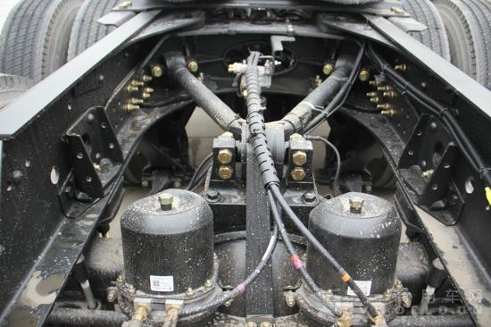 德龍X3000輕量化版牽引車,460馬力 (5).jpg