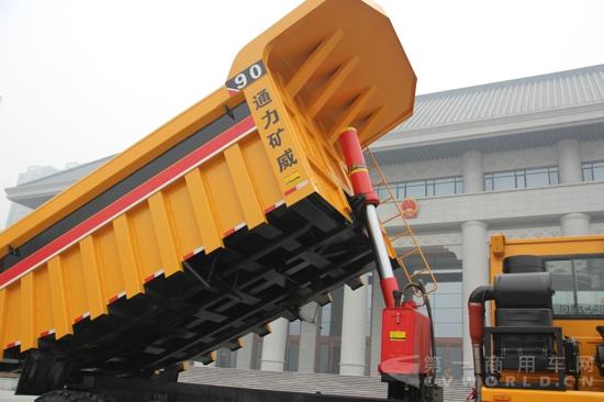 陜汽通力公司生產(chǎn)的寬體礦用車 (4).jpg