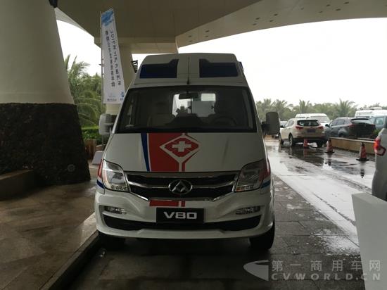 上汽大通V80監(jiān)護(hù)型救護(hù)車(chē).jpg