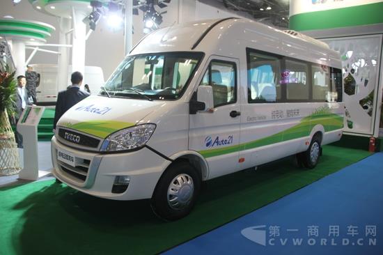 臺灣太源創(chuàng)新公司展出的純電動商務(wù)客車 (1).jpg