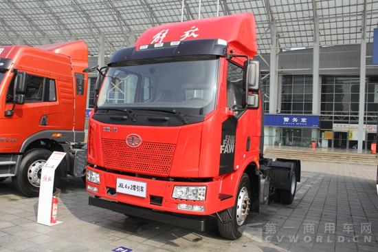 解放J6L 4×2牽引車，220馬力 (4).jpg