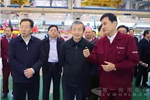 中共中央政治局委員、國(guó)務(wù)院副總理馬凱調(diào)研江淮汽車2.jpg