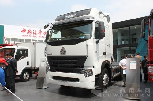 重汽HOWO-A7牽引車(chē)ZZ4267 (2).jpg