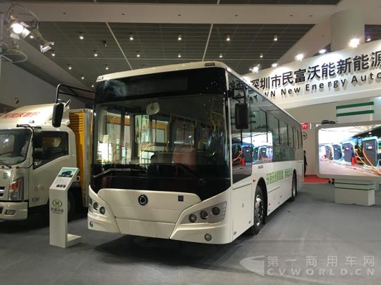 申龍10.5米純電動(dòng)公交車3.jpg