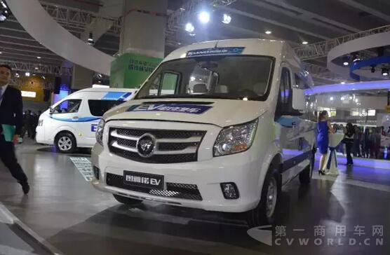 福田汽車2016商務(wù)年會展出的圖雅諾純電動輕客.jpg