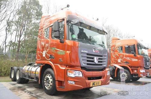 2015款U400 6×4 LNG K金版牽引車 (1).jpg