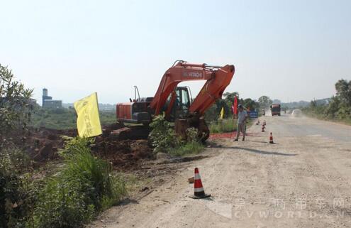 江西：樟吉高速吉水連接線改建工程破土動工.jpg