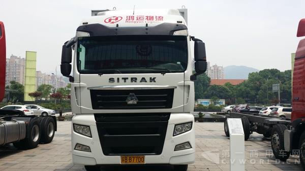 現(xiàn)場(chǎng)展車2.jpg