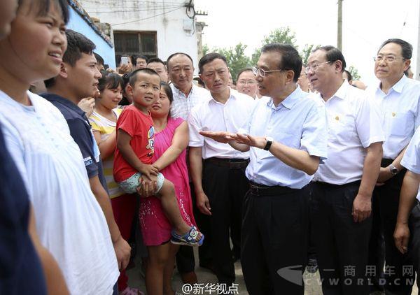 總理奔赴汛情第一線2.jpg