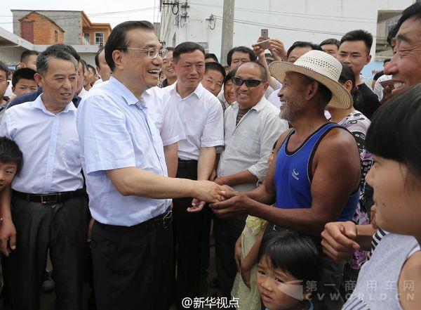 總理奔赴汛情第一線3.jpg