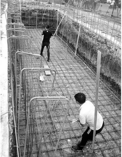 葫蘆島將引進(jìn)純電動(dòng)公交車 配套設(shè)施充電樁建設(shè)提前啟動(dòng).jpg