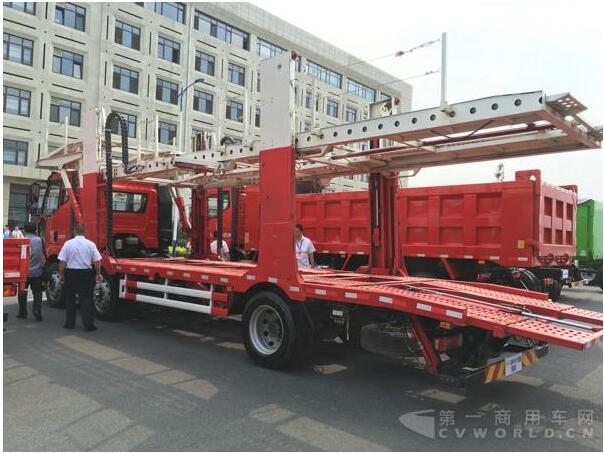 中置軸轎運車.jpg