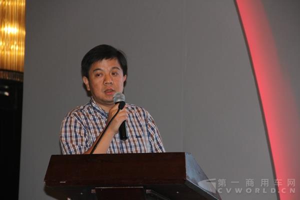 東風(fēng)商用車公司商品企劃部張志介紹智能化車隊(duì)技術(shù)研發(fā).jpg