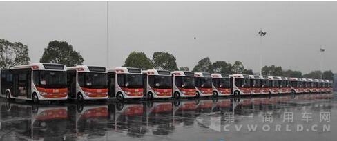 浙江永康上線的中車時(shí)代電動(dòng)8米純電動(dòng)車.jpg