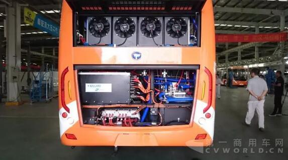揚子江威龍G52“泰歌號”氫燃料電池純電動城市客車2.jpg