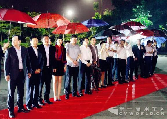 深圳市五洲龍汽車股份有限公司揭牌儀式隆重舉行.jpg