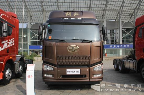 解放J6P 6×4牽引車(chē)領(lǐng)航版，460馬力 (4).jpg