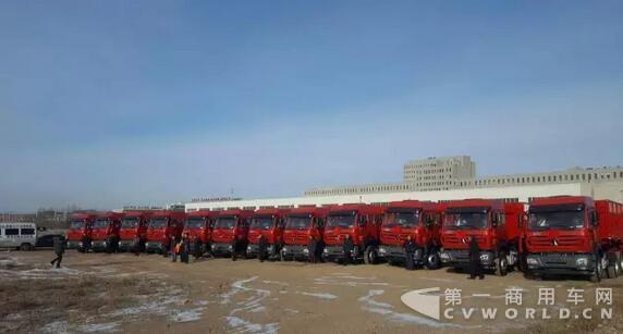 20臺(tái)北奔6×4牽引車成功交付鄂爾多斯用戶2.jpg