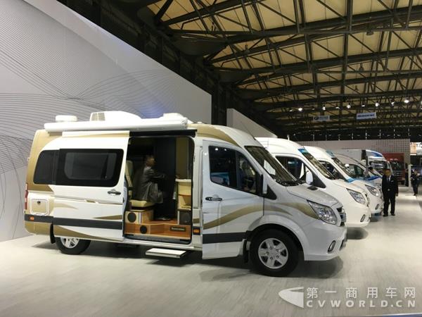 現(xiàn)場(chǎng)展車 (1).jpg