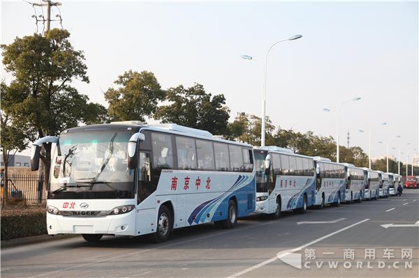 南京中北運通旅游客運公司采購的批量海格車_副本.jpg