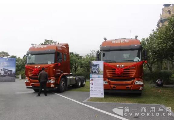 突破珠海市場 50輛聯(lián)合卡車攪拌車交付2.jpg