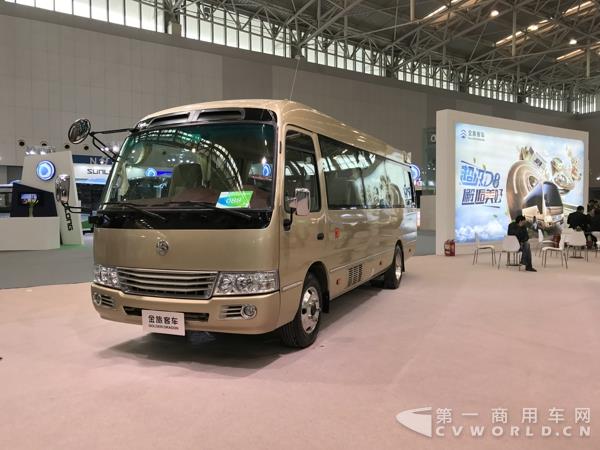 3 金旅V8考斯特高端商務(wù)車.jpg