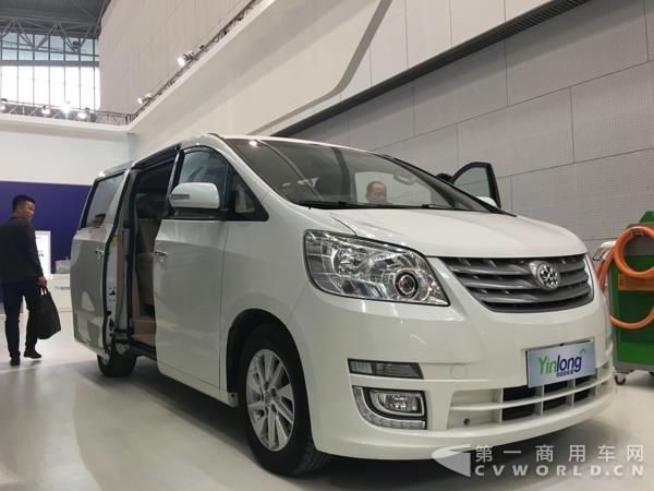 艾菲商務(wù)車.jpg
