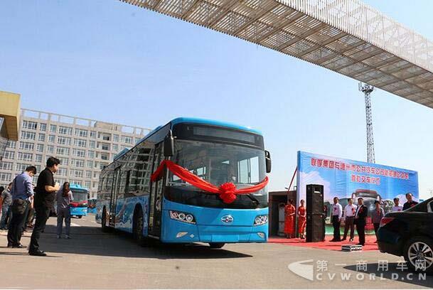 首批50輛 聯孚集團制造新能源公交車批量交付德州3.jpg
