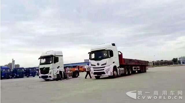 陜汽重卡新車名為HD10 上市之前先和奔馳Actros較量.jpg