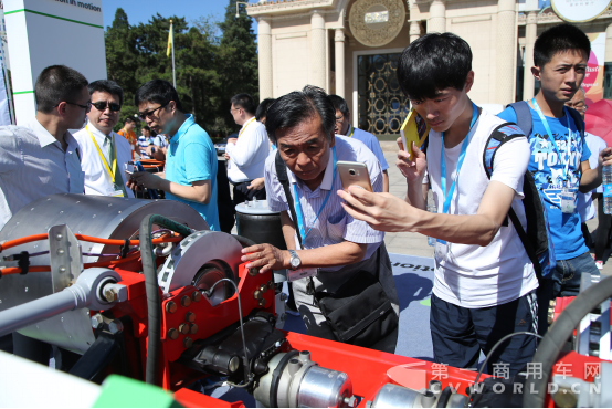 引領(lǐng)未來 湖北泰特攜中國首輛輪轂電機(jī)客車亮相道路運(yùn)輸車輛展823.png