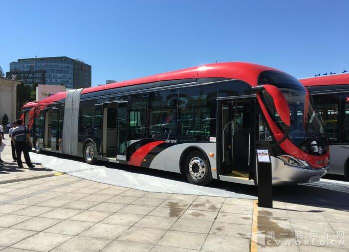 銀隆18米純電動城市公交.jpg