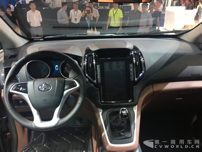 長安睿行S50T運(yùn)動型多功能車內(nèi)飾.jpg