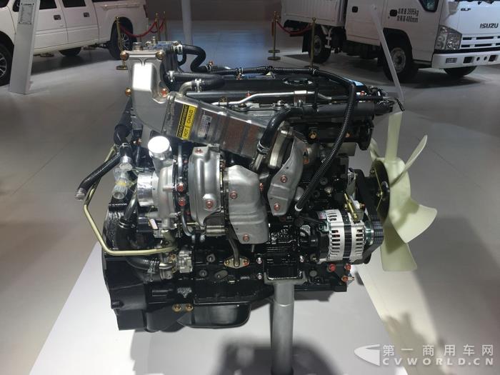 五十鈴4HK1發(fā)動機(jī).jpg
