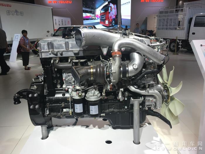 五十鈴6WG1發(fā)動機(jī).jpg