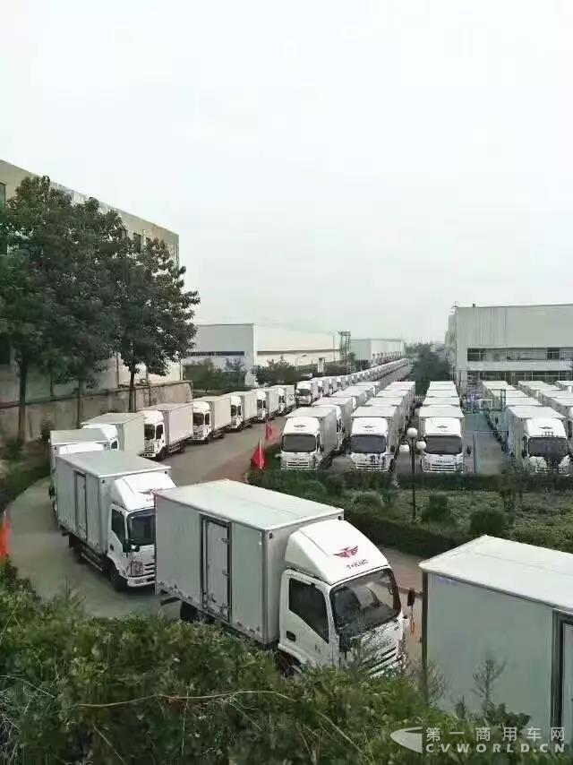 唐駿新能源萬輛訂單首批發(fā)車儀式隆重舉行4.jpg