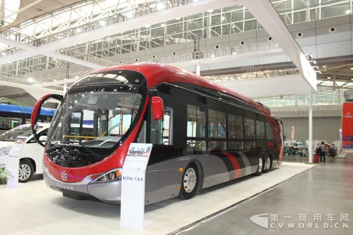 銀隆13.7米BRT純電動(dòng)公交車 (3).jpg