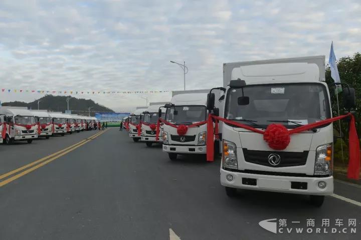 10000輛東風(fēng)車(chē)將從十堰出山！3.jpg