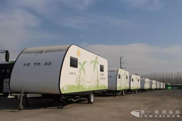 中通造營(yíng)地房車首次批量交付用戶.jpg