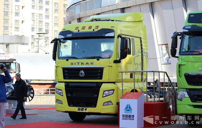 重汽汕德卡C7H 6×4智能牽引車 (2).jpg