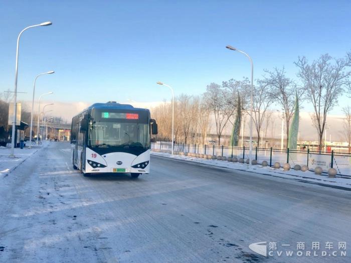 歲暮天寒，比亞迪純電動(dòng)客車(chē)是你回家過(guò)年的堅(jiān)實(shí)依靠.jpg