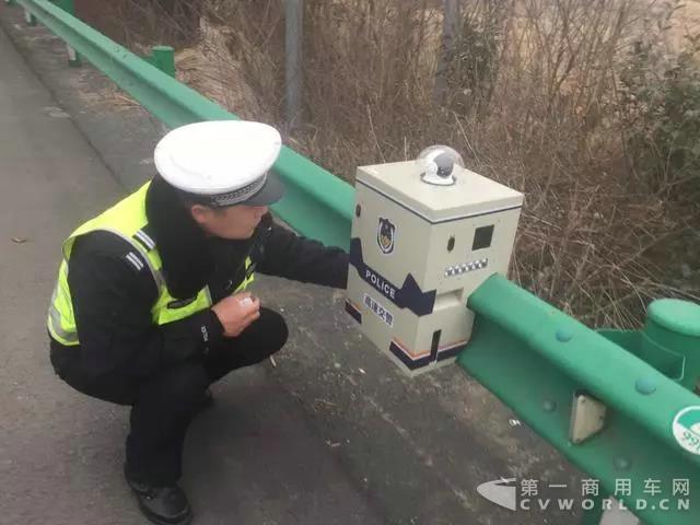 卡友注意，高速交警啟動(dòng)巡邏神器，開(kāi)工第一天就查了50輛車！1.jpg