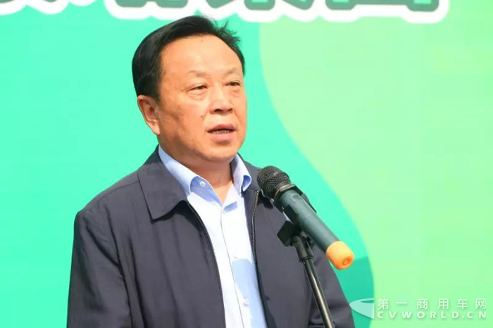 江鈴重汽戰(zhàn)略合作簽署暨首批專用重卡交車儀式7.png
