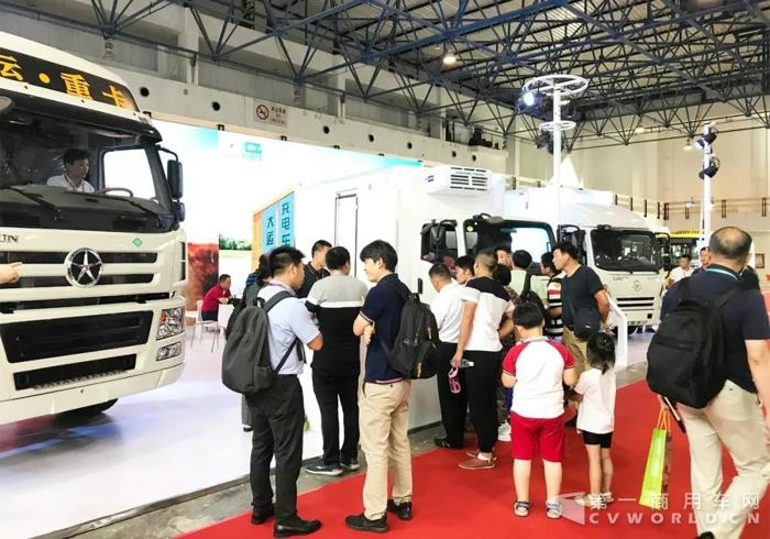 北京國際新能源車展——大運汽車全系純電動產(chǎn)品強勢登場1.jpg