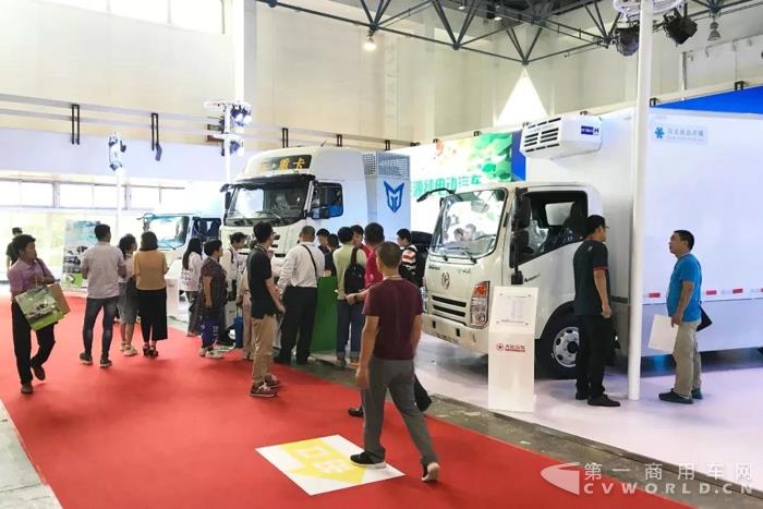 北京國際新能源車展——大運汽車全系純電動產(chǎn)品強勢登場2.jpg