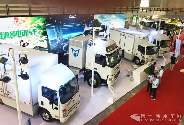 北京國際新能源車展——大運汽車全系純電動產(chǎn)品強勢登場3.jpg