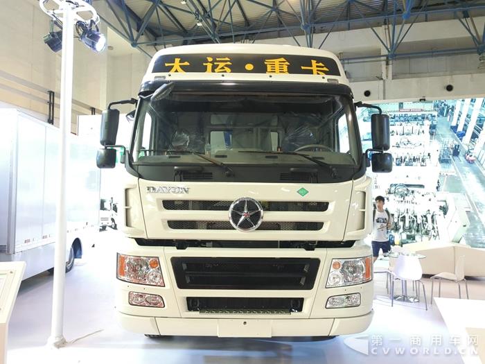 大運(yùn)純電動(dòng)牽引車(chē)1.jpg