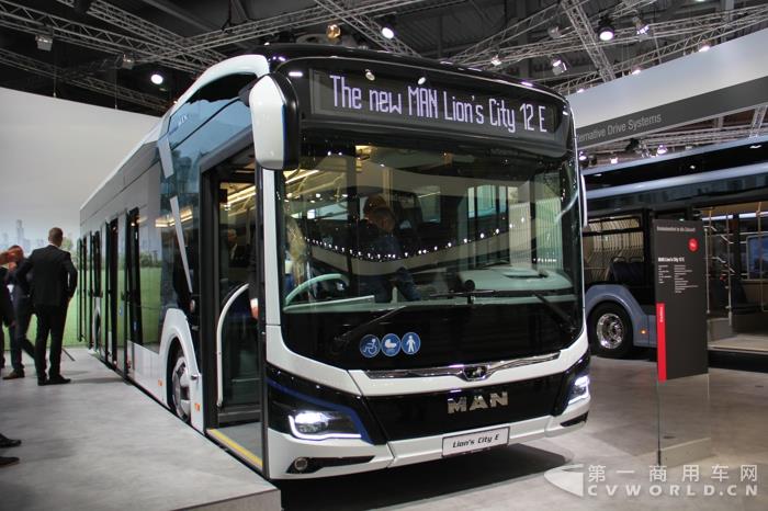 曼恩12米純電動公交車1.jpg