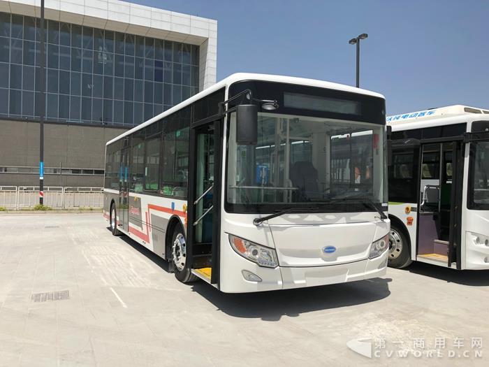 南京金龍NJL6100EV2純電動(dòng)公交車.jpg